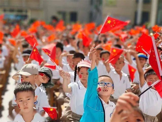 全县领导干部大会召开 传达学习市“两会”精神 奋力在加快建设现代化新重庆中展现新作为干出新气象