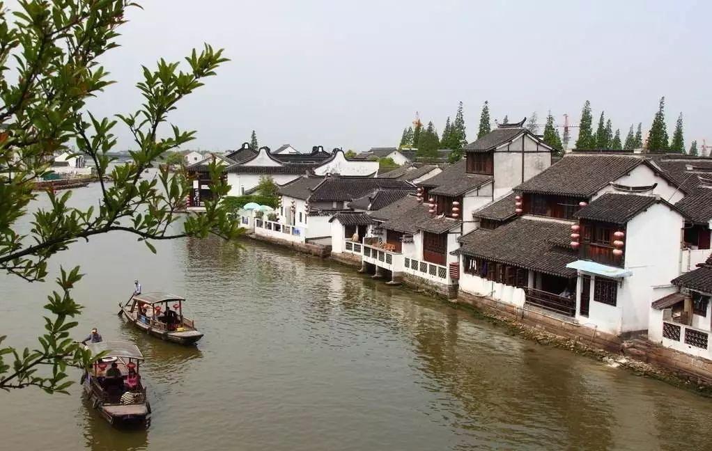 华联控股：通过集中竞价累计回购公司股份2049.38万股，占公司总股本的1.38%，总金额6986.27万元
