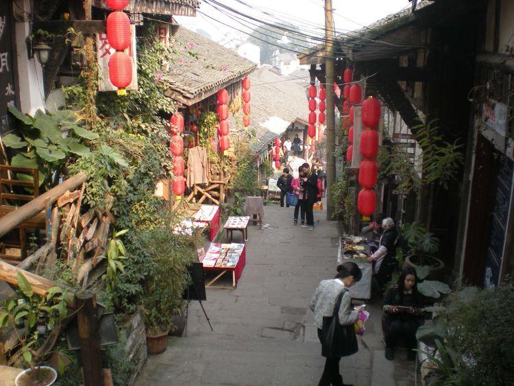 逃出平静乡村